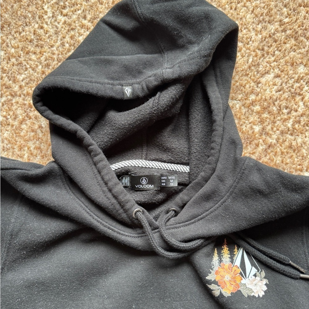 Volcolm hoodie size medium